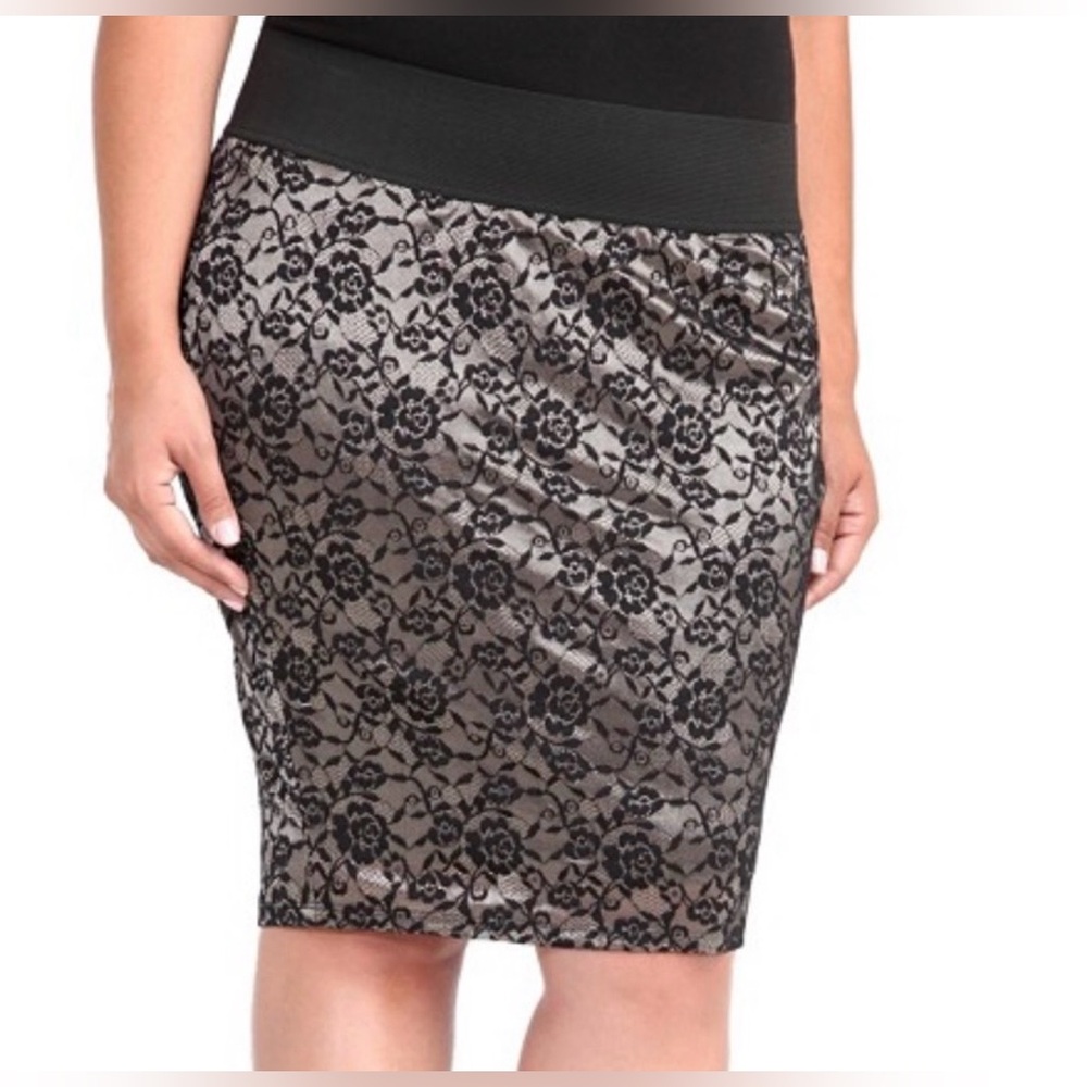 NWOT Torrid 3x Plus gold satin mini pencil skirt with black lace overlay